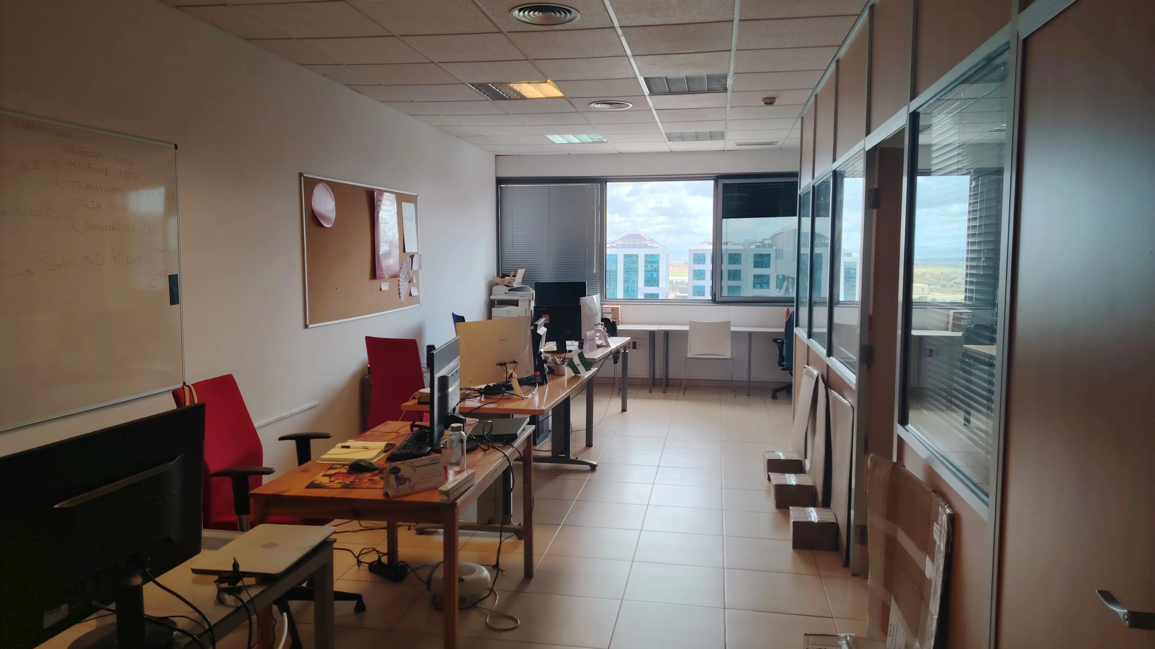 Oficina luminosa y funcional en complejo empresarial de Sevilla - Blog Inmobiliario Eva Martín