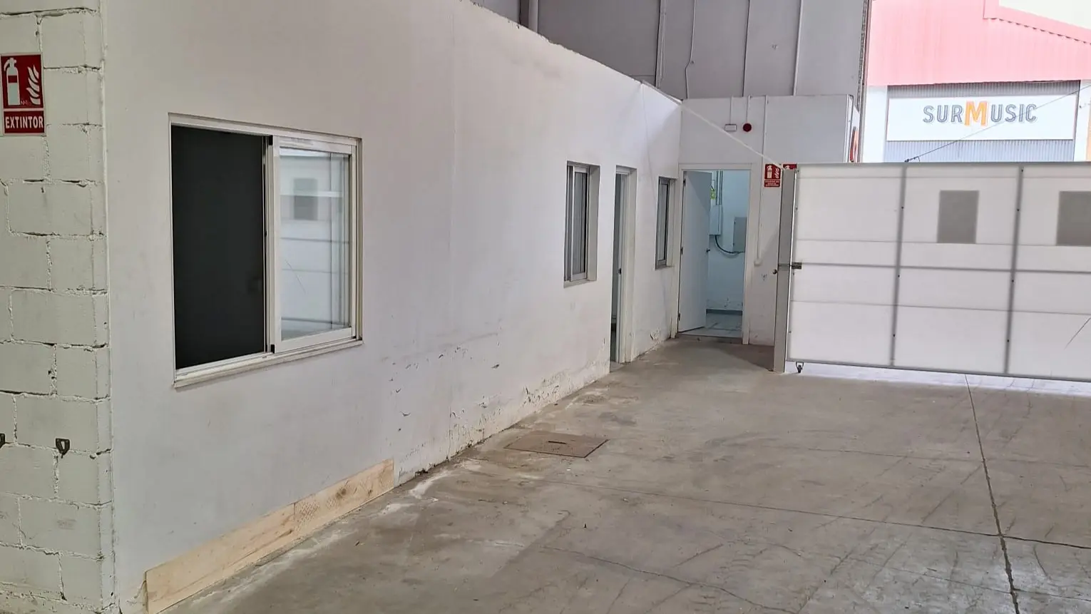 Nave en alquiler en el P.I. El Pino de Sevilla 2
